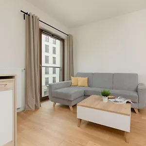 https://warsaw-apartment-sierakowskiego-by-renters.warsawhotelspoland.com